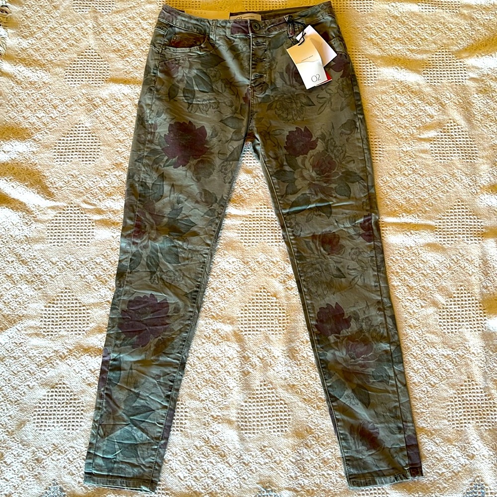 O2 BF fit floral print jeans